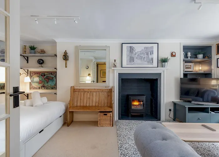 Dove Street Apartment